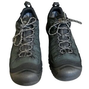 Keen Targhee IV waterproof hiking shoes